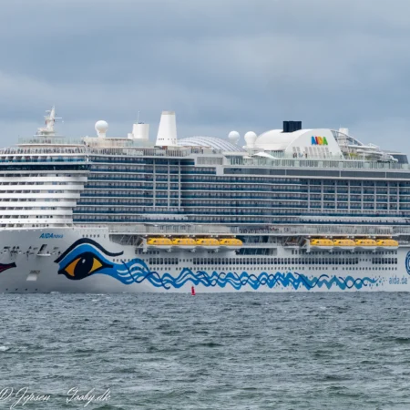 AIDAnova – IMO 9781865 anløber Kalundborg d. 8. juli 2022. Foto: Nicolaj D. Jepsen
