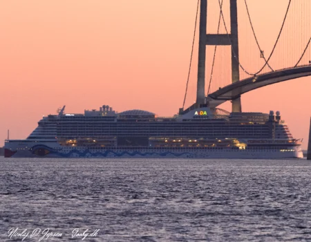 AIDAprima - IMO 9636955 på vej fra Savona til Rostock d. 31. maj 2021. Foto: Nicolaj D. Jepsen