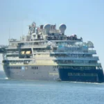 National Geographic Resolution på vej igennem Gabet d. 7. april, 2026. Foto: Brian Lauritsen