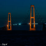 Storebæltsbroen i orange d. 2. april 2026 i anledning af den internationale autismedag. Foto: Nicolaj D. Jepsen