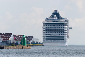 MSC Fantasia langs Oceankaj i København d. 25. juni 2017. Foto: Nicolaj D: Jepsen
