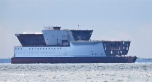 En del af stævnen på MSC World America på vej til byggeværftet i Frankrig d. 14. juni 2022, billedet er taget i Storebælt. Foto: Kurt Pedersen